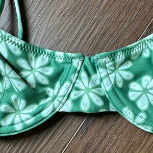 Lahana Swim Daisy Green Underwire Bikini Top M